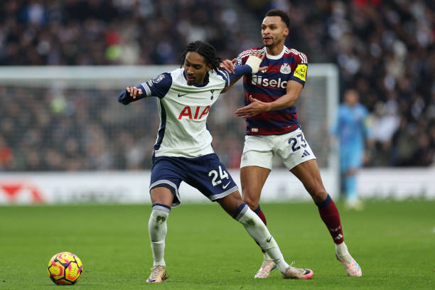 西蒙斯的职 西蒙斯的职